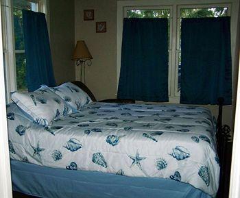Crystal Cove Bed And Breakfast Кристъл Ривър Екстериор снимка