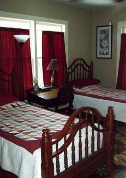 Crystal Cove Bed And Breakfast Кристъл Ривър Екстериор снимка