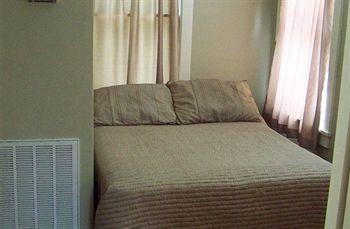 Crystal Cove Bed And Breakfast Кристъл Ривър Екстериор снимка
