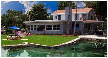 Crystal Cove Bed And Breakfast Кристъл Ривър Екстериор снимка