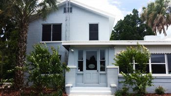 Crystal Cove Bed And Breakfast Кристъл Ривър Екстериор снимка